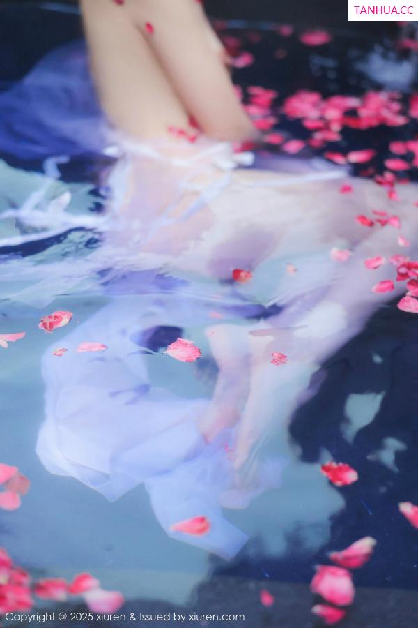   [XiuRen]高清写真图 2025.01.17 No.9778 桃妖夭 浴池美腿第59张图片